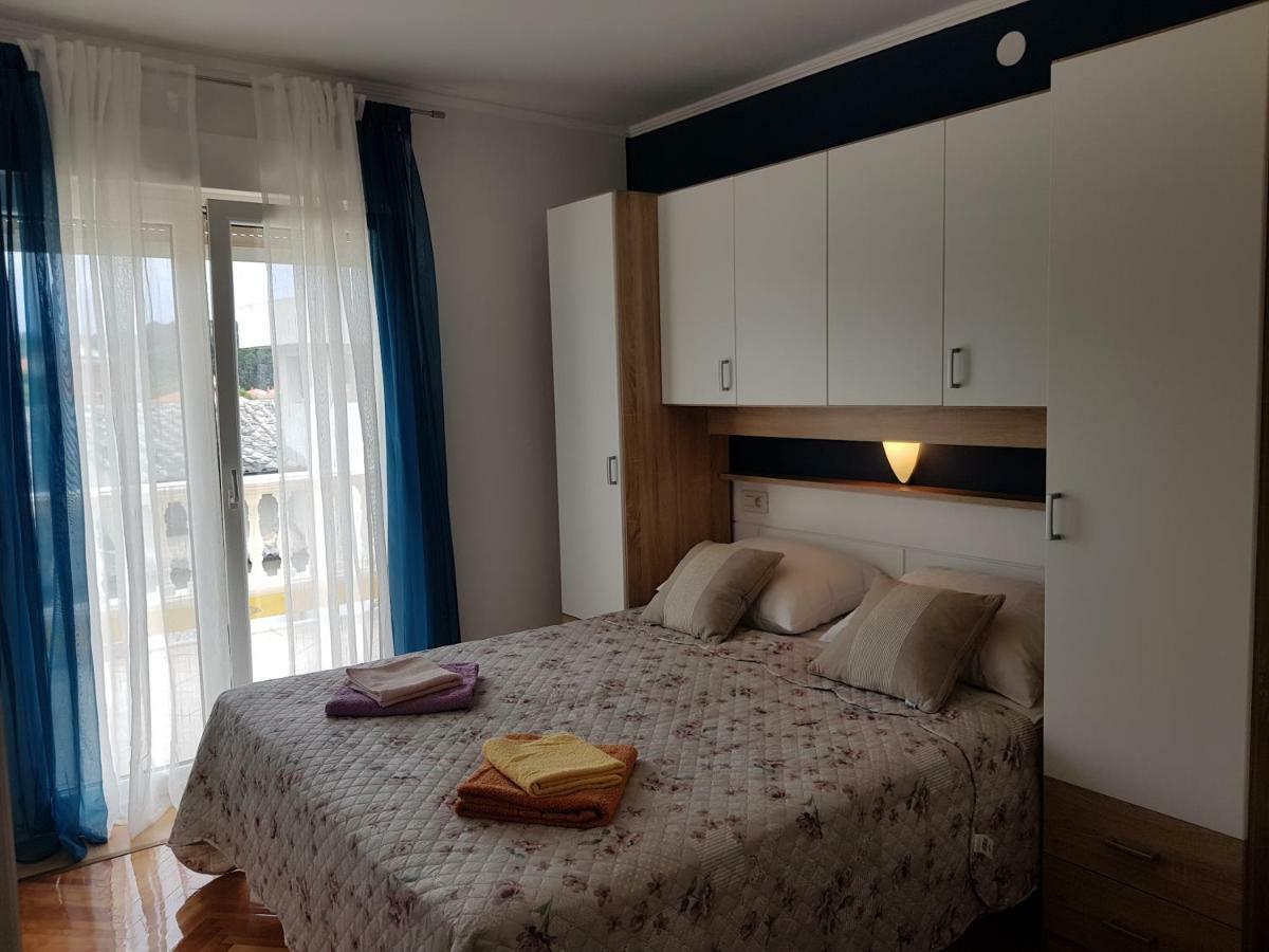 Rooms Neda 拉布 外观 照片