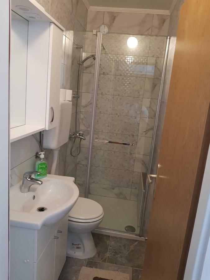 Rooms Neda 拉布 外观 照片