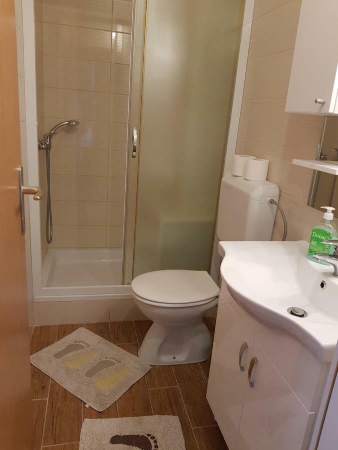 Rooms Neda 拉布 外观 照片