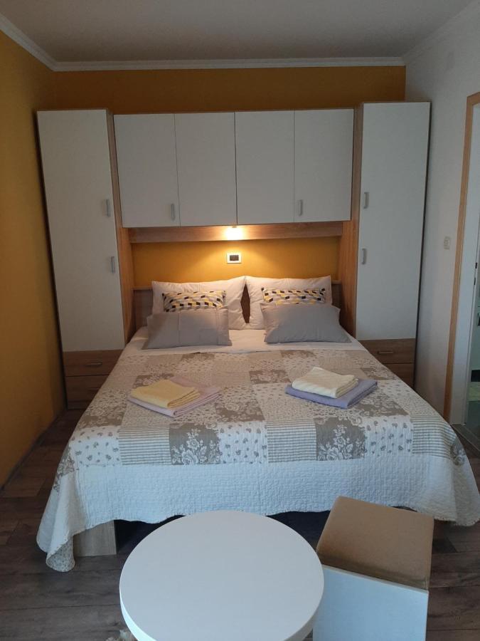 Rooms Neda 拉布 外观 照片