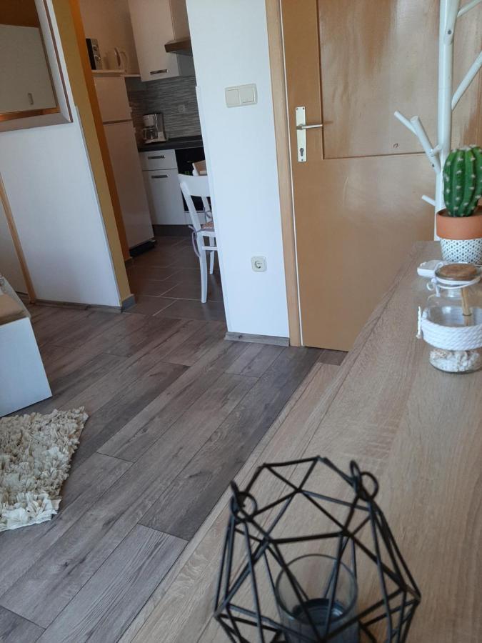 Rooms Neda 拉布 外观 照片