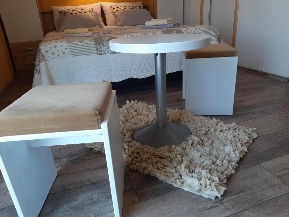 Rooms Neda 拉布 外观 照片