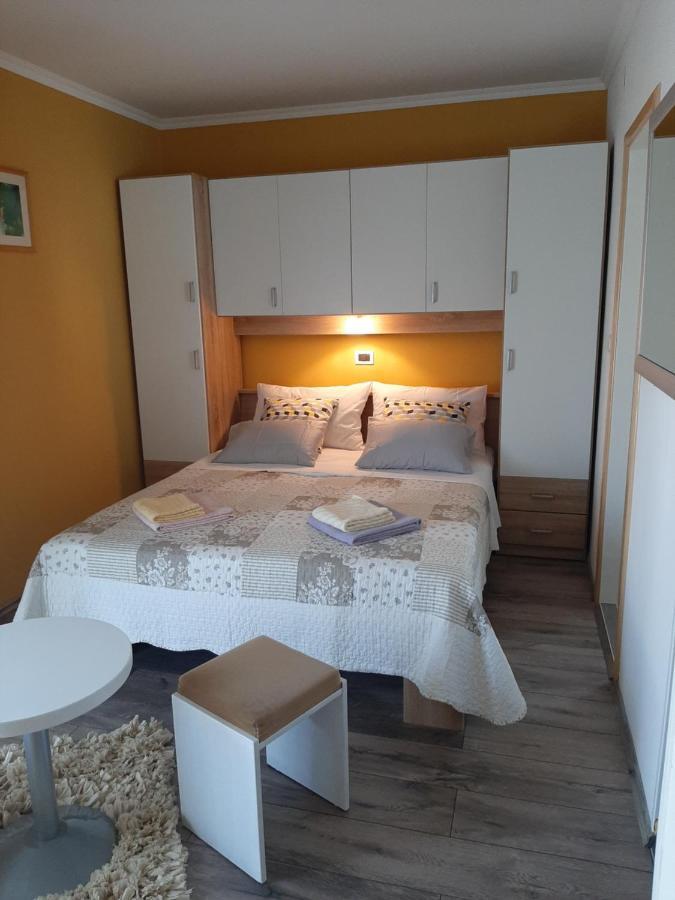 Rooms Neda 拉布 外观 照片