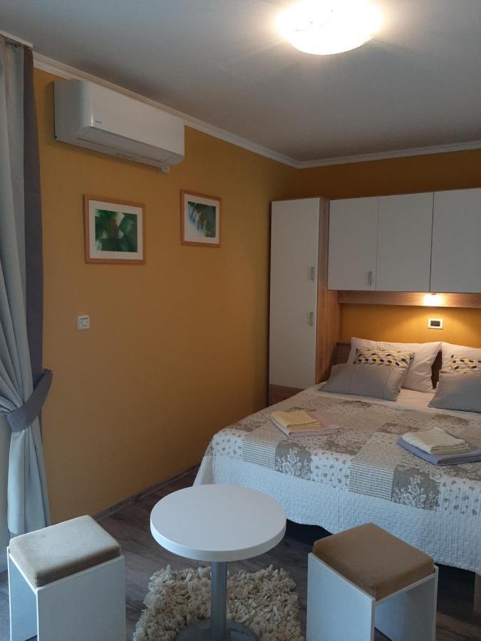 Rooms Neda 拉布 外观 照片