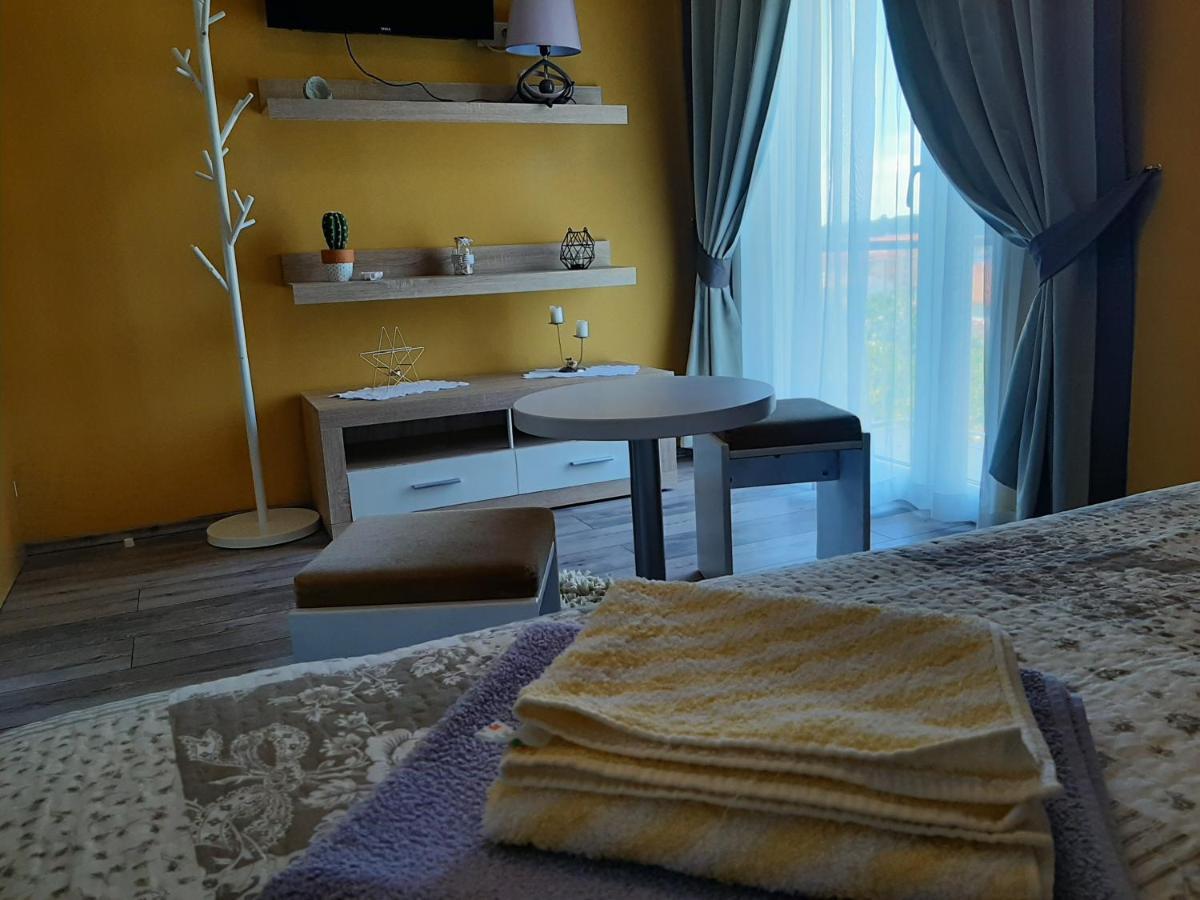 Rooms Neda 拉布 外观 照片