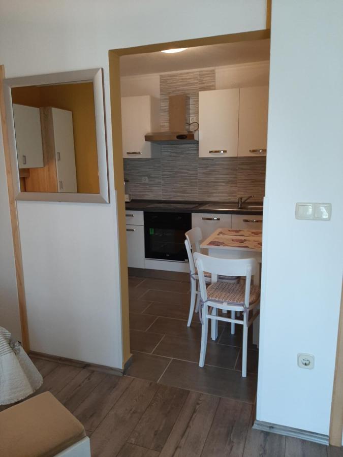 Rooms Neda 拉布 外观 照片