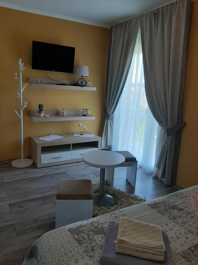 Rooms Neda 拉布 外观 照片